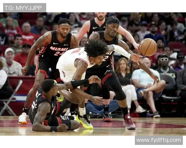 2006年火箭与热火精彩对决全场录像回顾与分析 2006年火箭与热火精彩对决全场录像回顾与分析