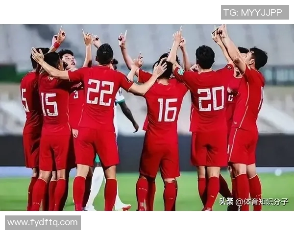 亚洲杯激战新加坡与中国队争锋相对谁能笑到最后引发球迷热议